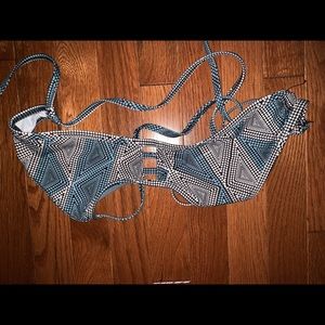 Jolyn patterned top.